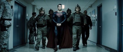 Superman turns himself over to the athorities to avoid Earth's destruction by General Zod's forces.